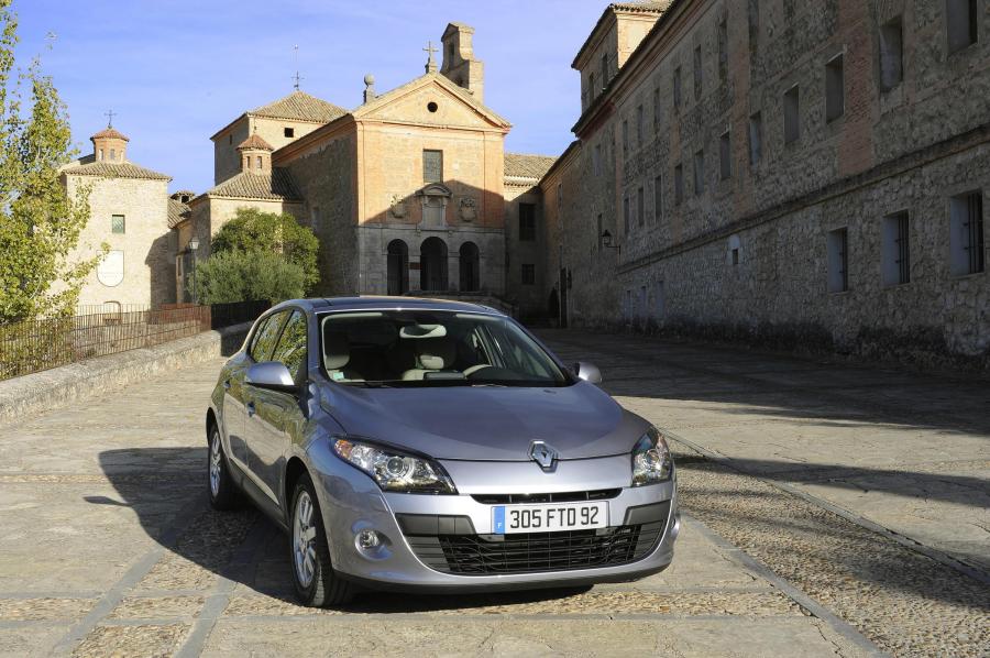  Renault Megane 2008 года  (фото 69 из 146)
